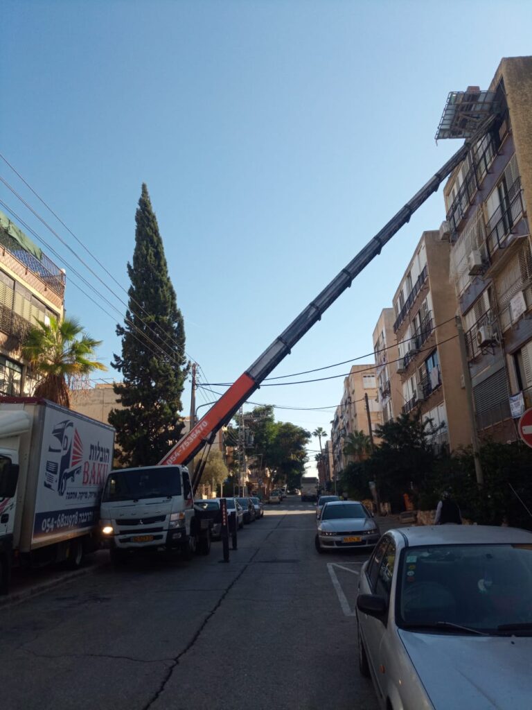הובלות משרדים עם מנוף