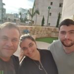 תמונה של לקוחות מרוצים מהשירות של חברת הובלות באקו